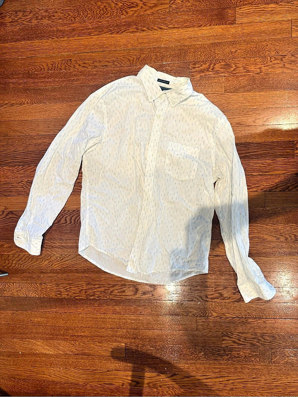 Banana Republic Untucked Fit Printed Button Down Shirt in Cream & Blue Large